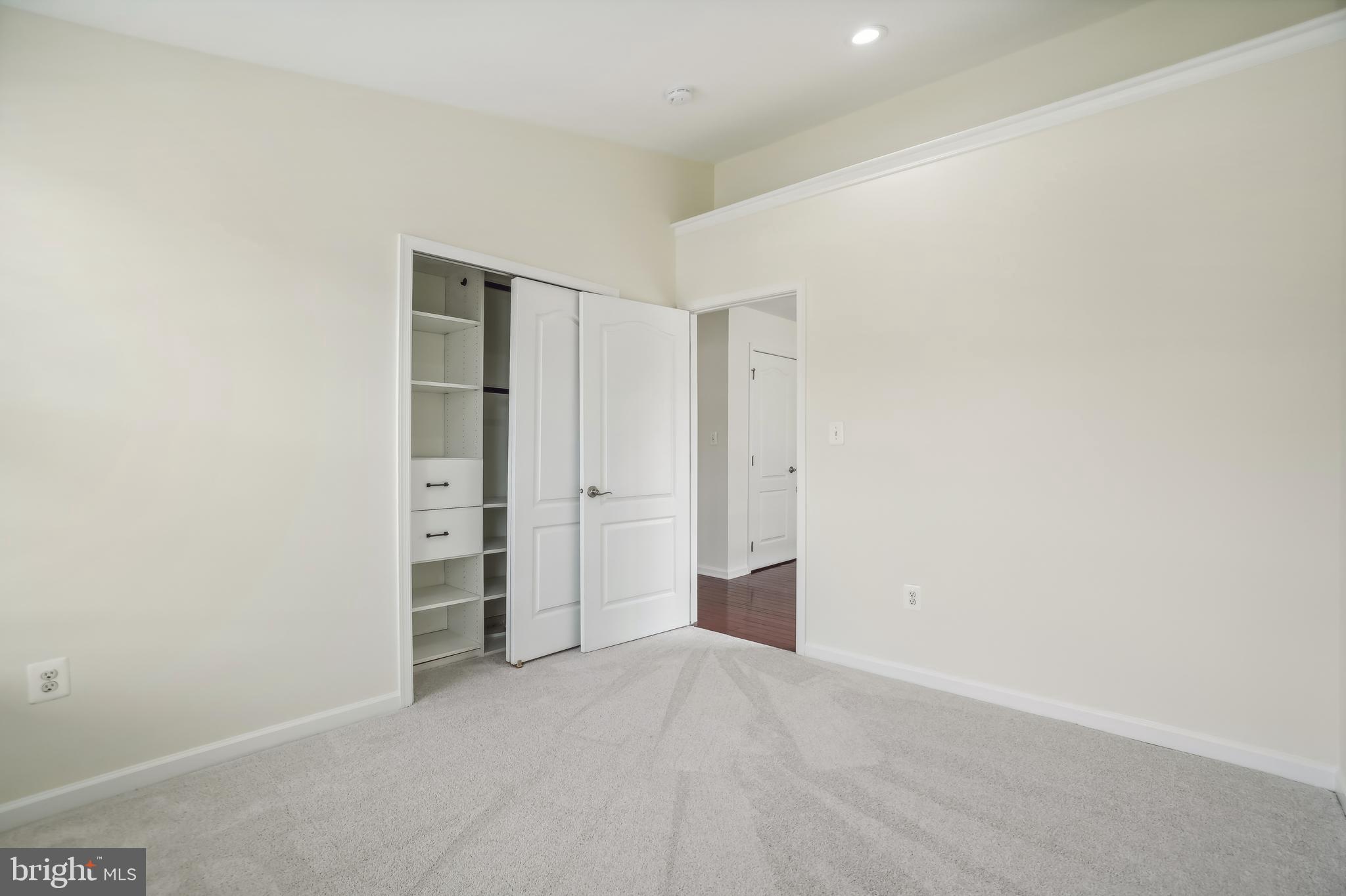 43261 Mitcham Square Ashburn, VA 20148 - Photo 19 of 29