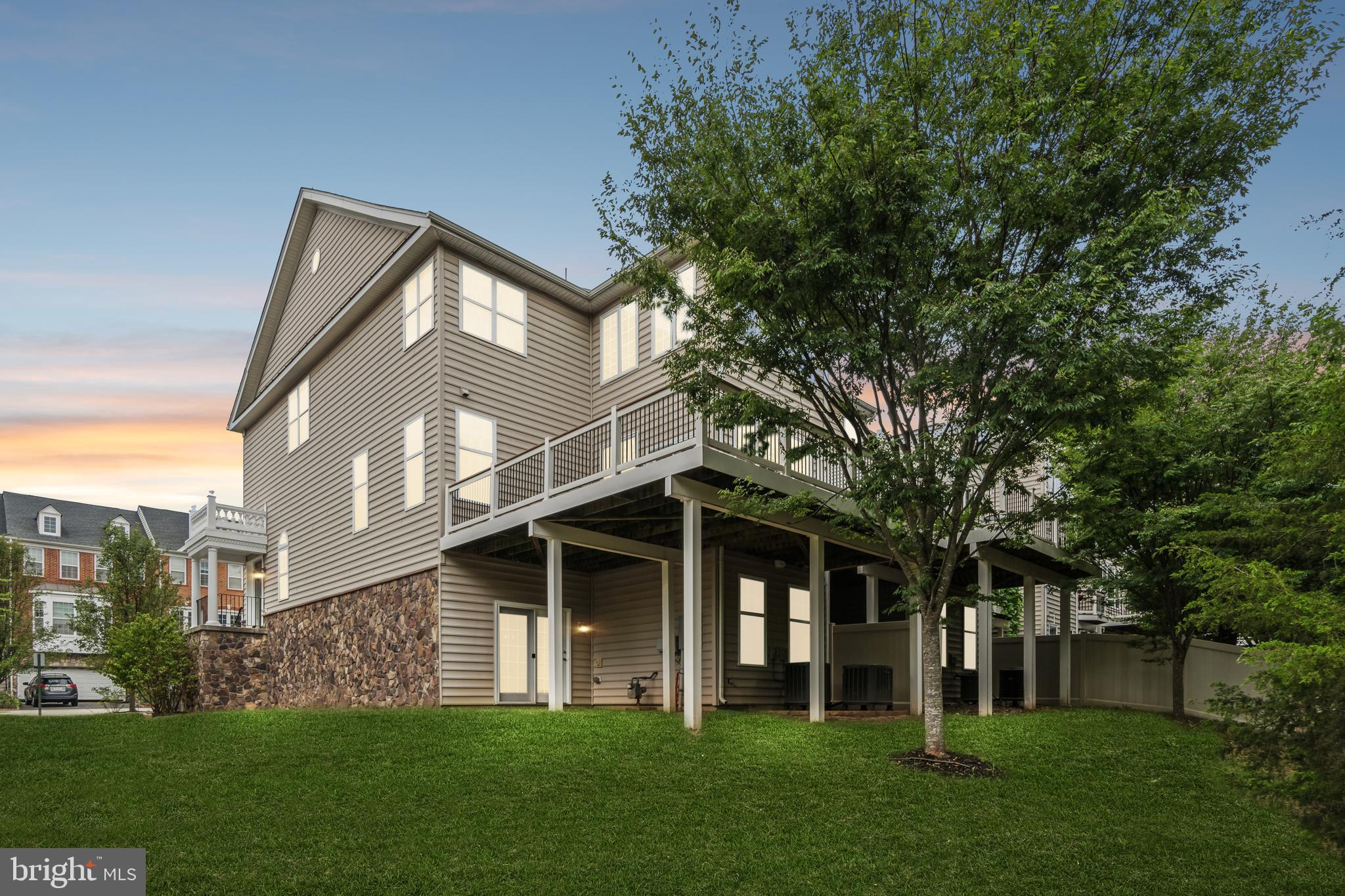 43261 Mitcham Square Ashburn, VA 20148 - Photo 4 of 29