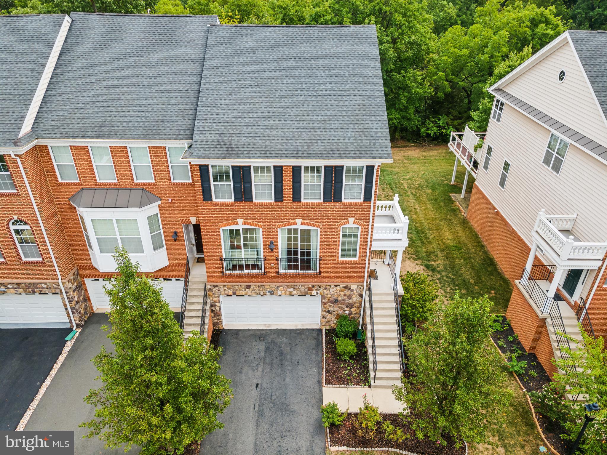 43261 Mitcham Square Ashburn, VA 20148 - Photo 6 of 29