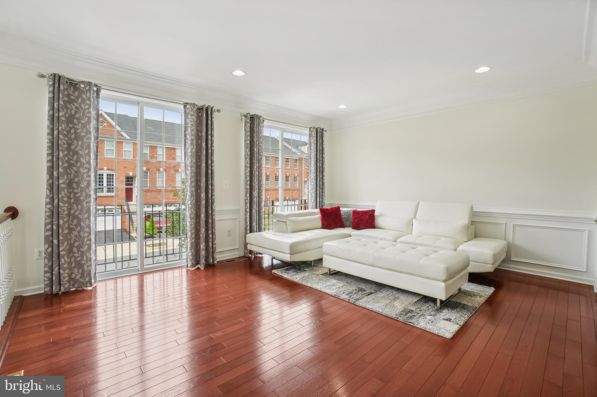 43261 Mitcham Square Ashburn, VA 20148 - Photo 9 of 29