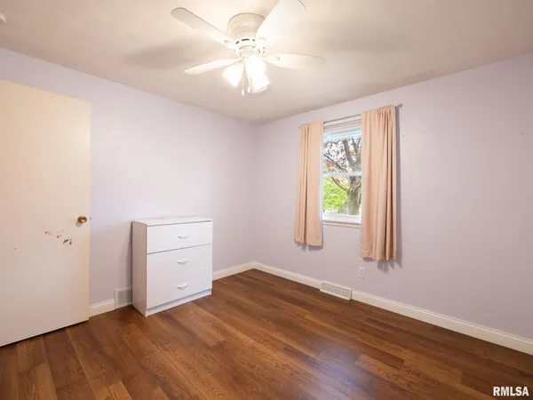 $220,000 | 300 Daniel Parkway, Washington, IL 61571