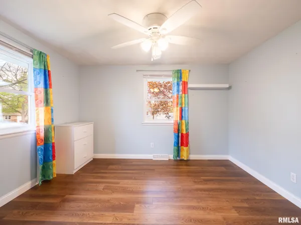 $220,000 | 300 Daniel Parkway, Washington, IL 61571