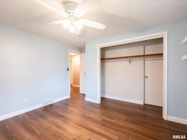 $220,000 | 300 Daniel Parkway, Washington, IL 61571