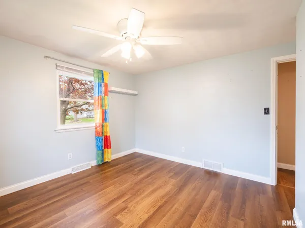 $220,000 | 300 Daniel Parkway, Washington, IL 61571