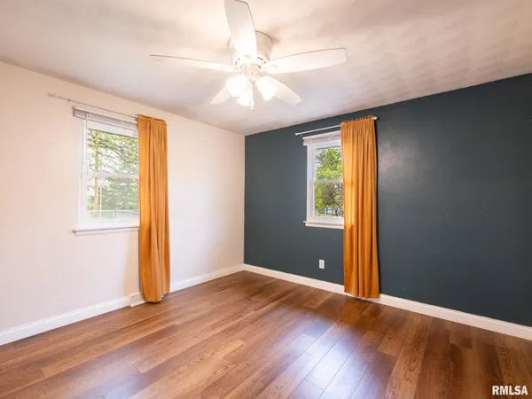 $220,000 | 300 Daniel Parkway, Washington, IL 61571