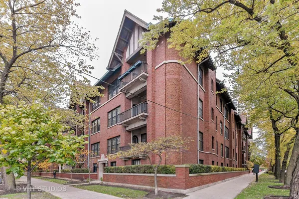 $2,750 | 1615 East Hyde Park Boulevard, Unit 3, Chicago, IL 60615