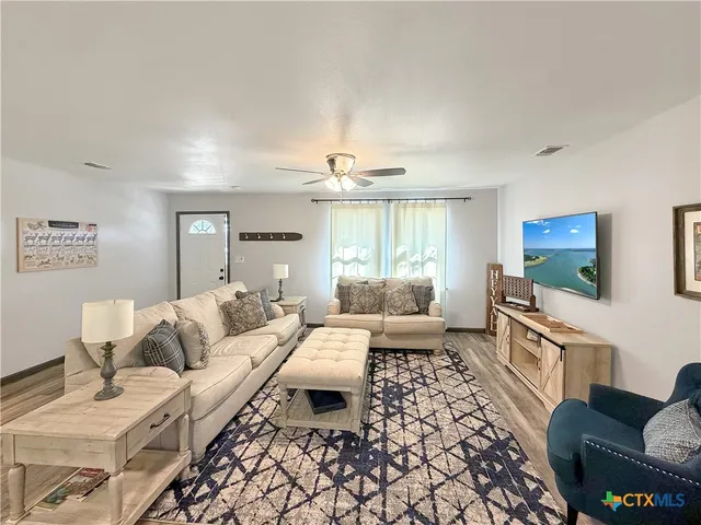 $324,000 | 1647 Westview Ct Drive, Canyon Lake, TX 78133