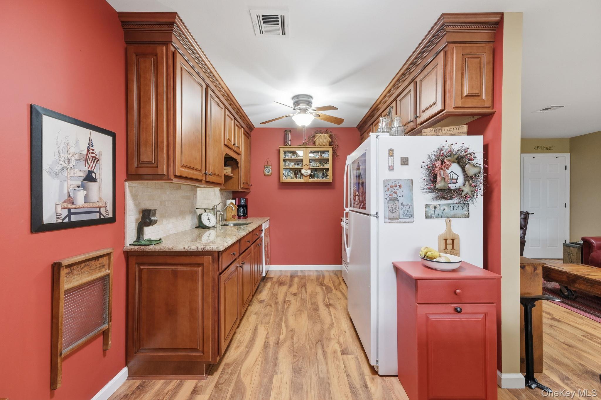 265 Newcastle Court, Unit B Ridge, NY 11961 - Photo 14 of 34