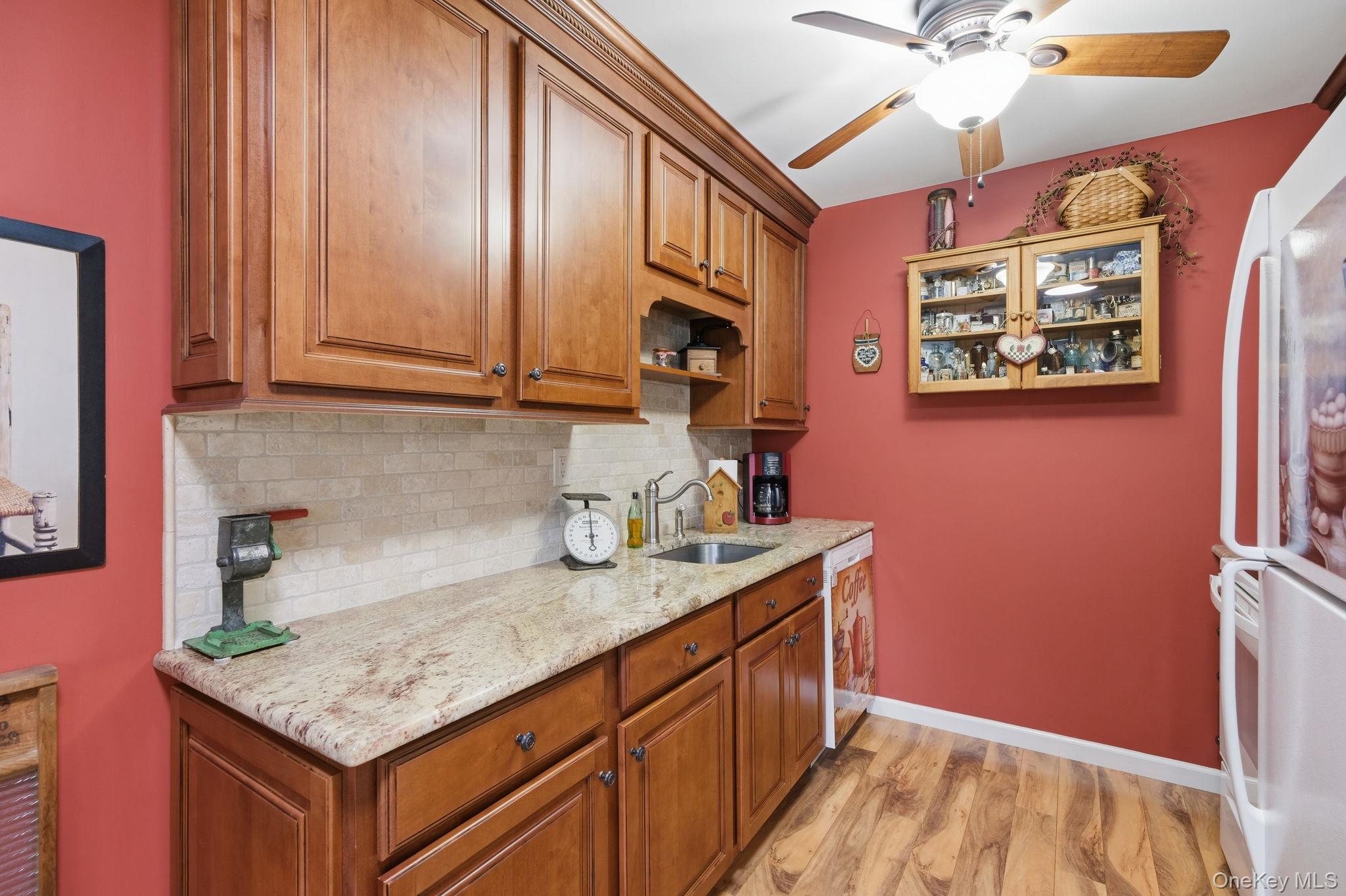 265 Newcastle Court, Unit B Ridge, NY 11961 - Photo 15 of 34