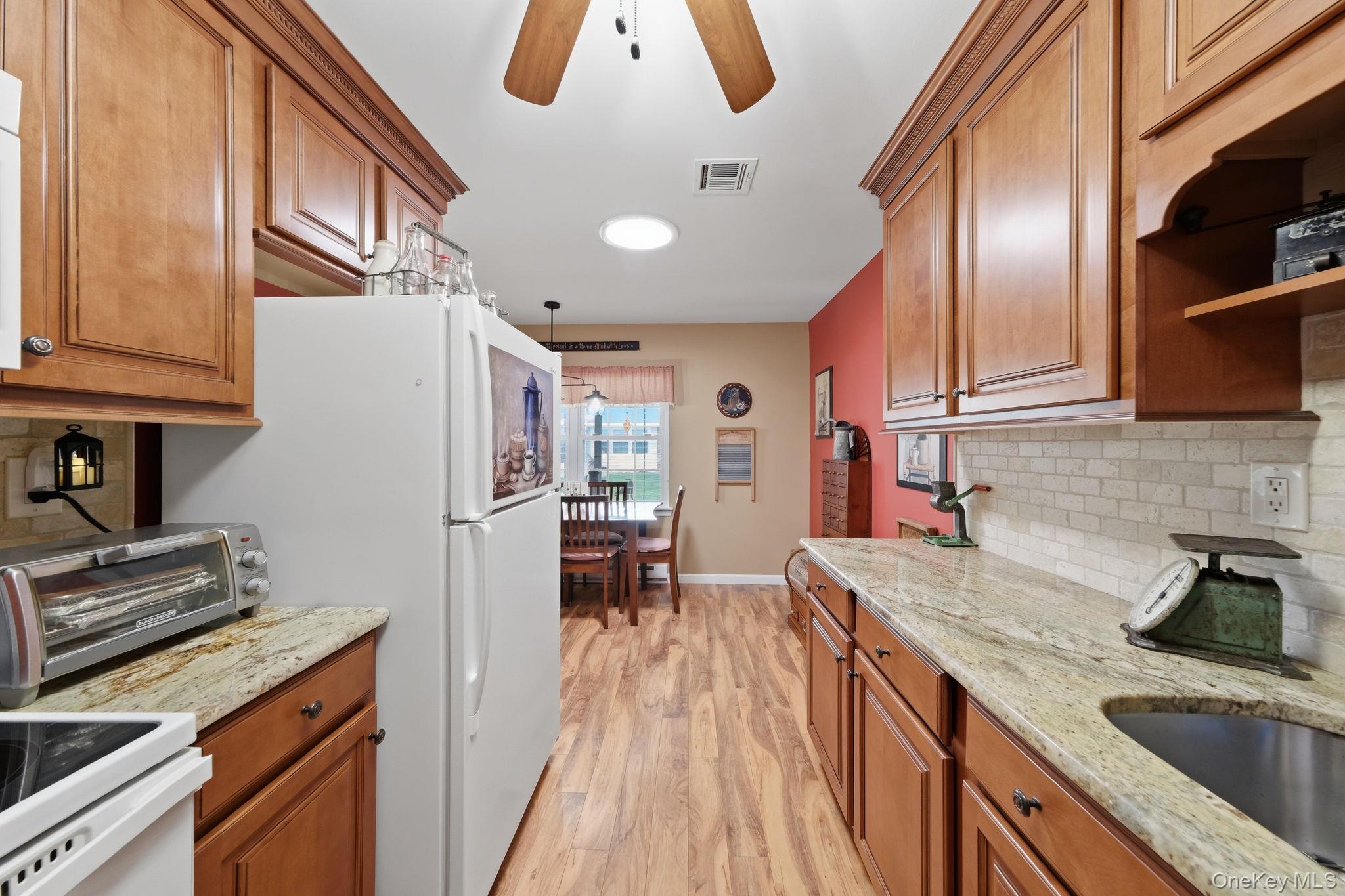 265 Newcastle Court, Unit B Ridge, NY 11961 - Photo 17 of 34