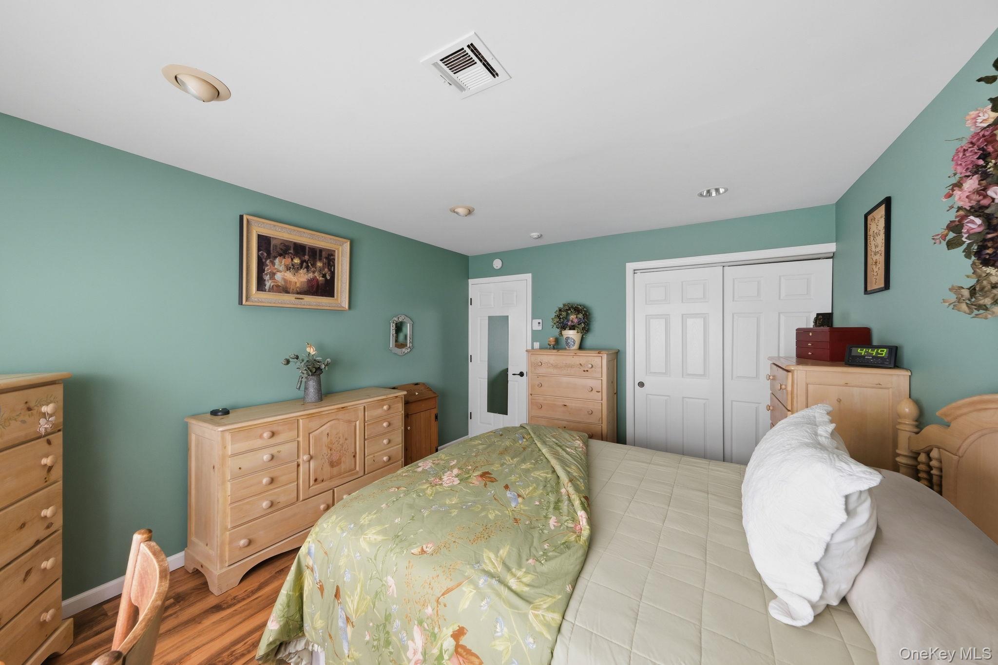 265 Newcastle Court, Unit B Ridge, NY 11961 - Photo 23 of 34