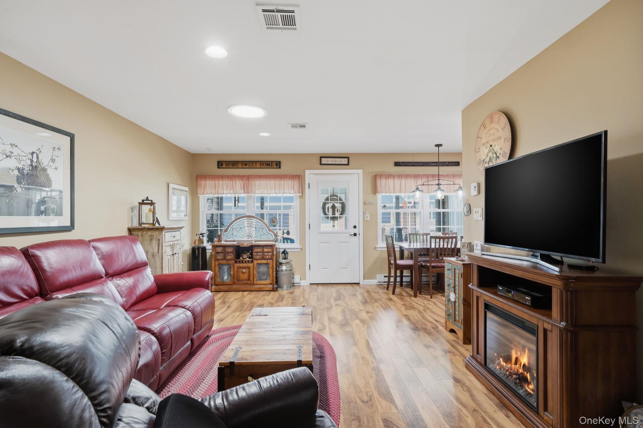 265 Newcastle Court, Unit B Ridge, NY 11961 - Photo 9 of 34