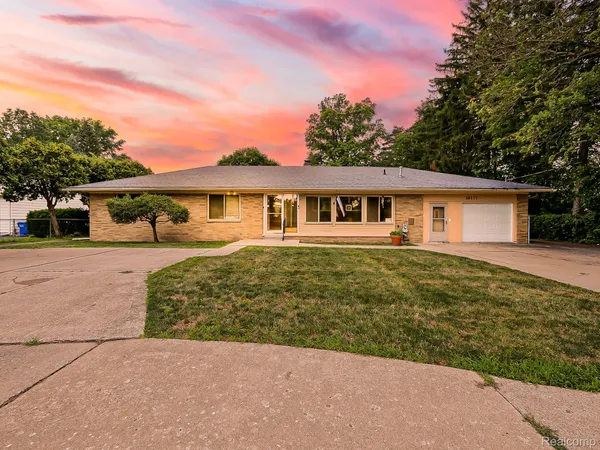 $399,999 | 28177 Ryan Road, Warren, MI 48092