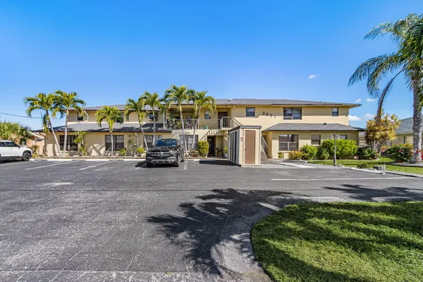 $198,900 | 3831 Southeast 11th Place, Unit 101, Cape Coral, FL 33904