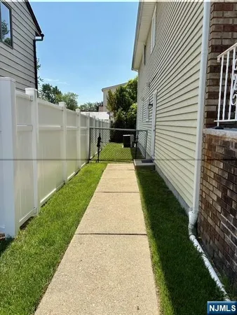 $2,250 | 620 Midland Avenue, Unit A, Saddle Brook, NJ 07663