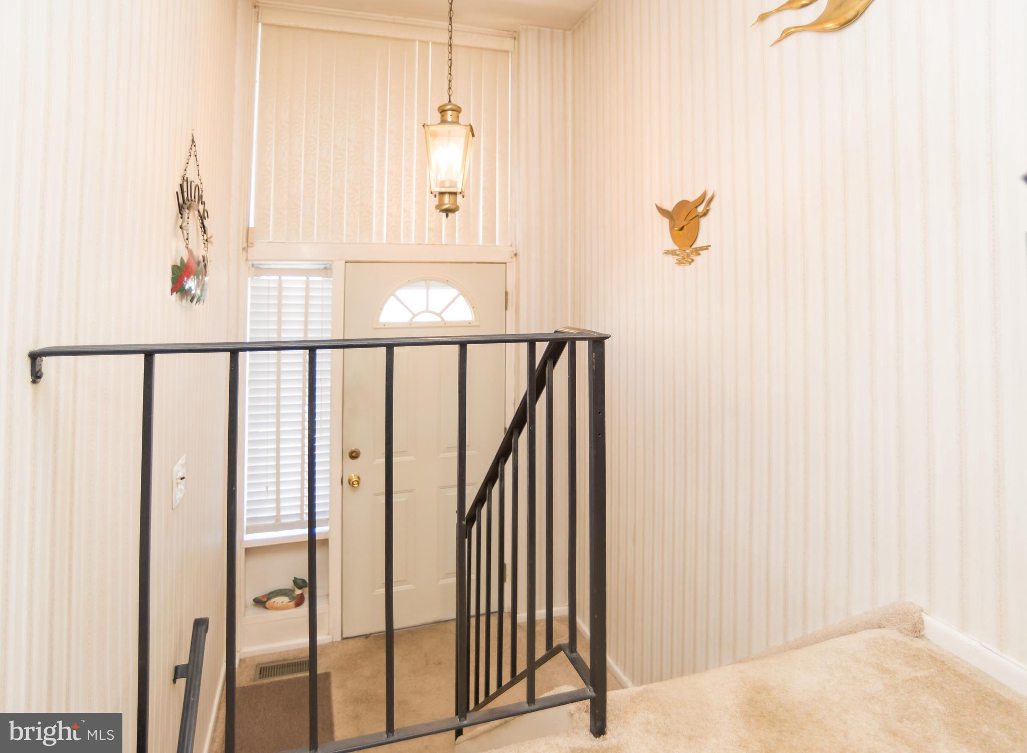 4206 Whiting Road Philadelphia, PA 19154 - Photo 8 of 20 foyer