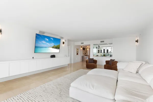 $7,500 | 20201 East Country Club Drive, Unit 706, Aventura, FL 33180