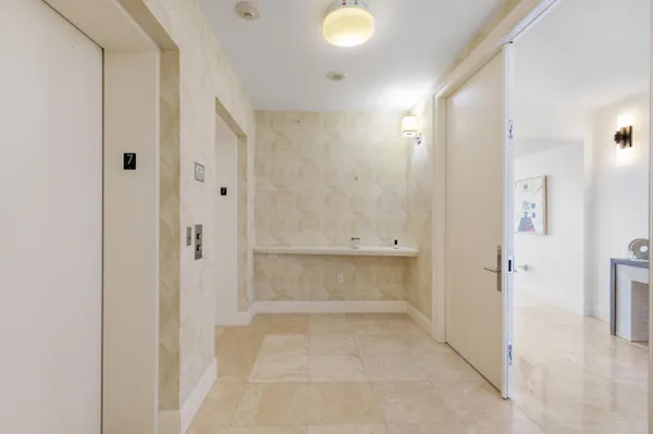 $7,500 | 20201 East Country Club Drive, Unit 706, Aventura, FL 33180