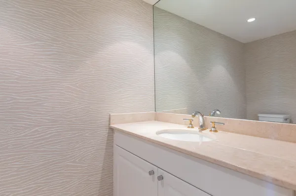 $7,500 | 20201 East Country Club Drive, Unit 706, Aventura, FL 33180