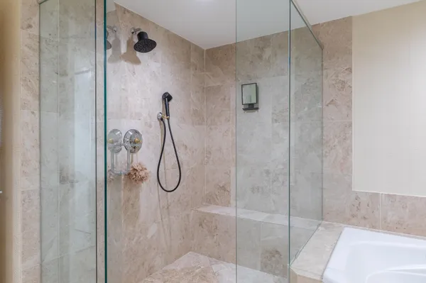 $7,500 | 20201 East Country Club Drive, Unit 706, Aventura, FL 33180