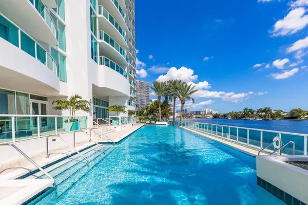 $7,500 | 20201 East Country Club Drive, Unit 706, Aventura, FL 33180