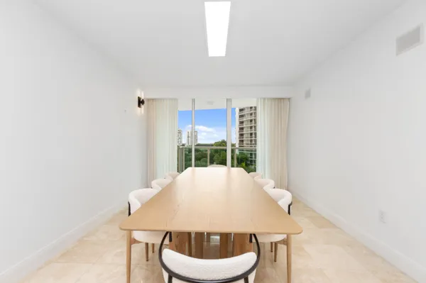 $7,500 | 20201 East Country Club Drive, Unit 706, Aventura, FL 33180
