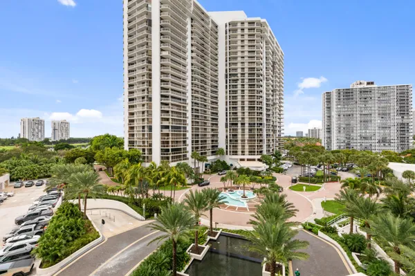 $7,500 | 20201 East Country Club Drive, Unit 706, Aventura, FL 33180