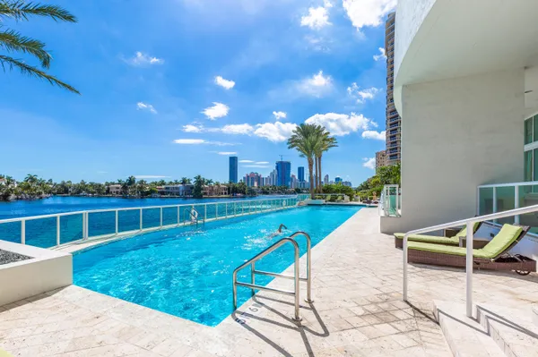 $7,500 | 20201 East Country Club Drive, Unit 706, Aventura, FL 33180