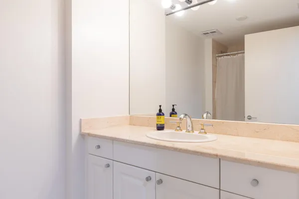 $7,500 | 20201 East Country Club Drive, Unit 706, Aventura, FL 33180