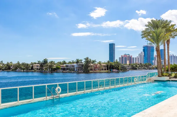 $7,500 | 20201 East Country Club Drive, Unit 706, Aventura, FL 33180
