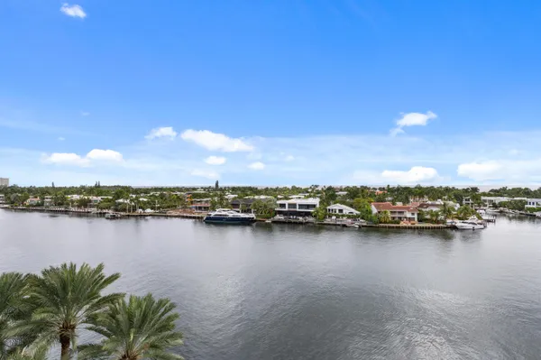 $7,500 | 20201 East Country Club Drive, Unit 706, Aventura, FL 33180