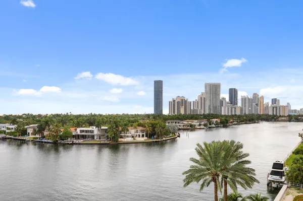 $7,500 | 20201 East Country Club Drive, Unit 706, Aventura, FL 33180
