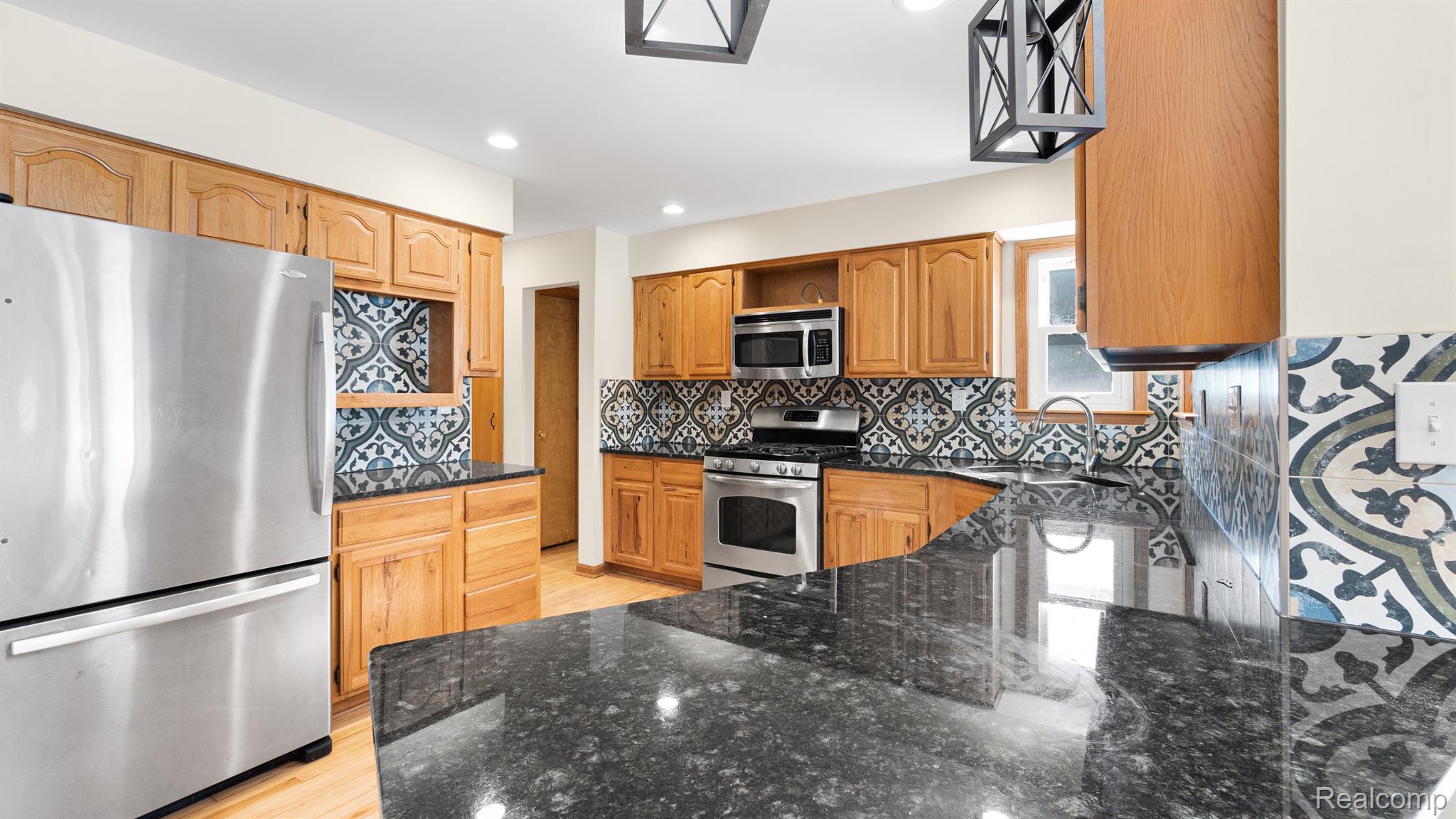 5206 Cochrane Road Almont, MI 48003 - Photo 17 of 49 Gallery Image 17