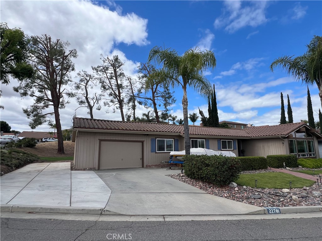 22781 Running Rabbit Court Canyon Lake, CA 92587 - Photo 2 of 41