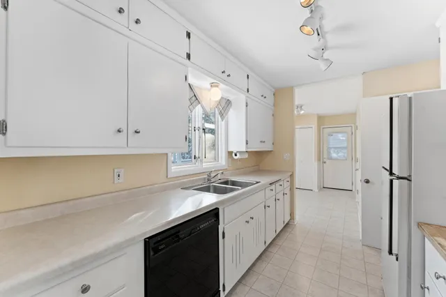 $365,000 | 264 Inglewood Street, Long Lake, MN 55356