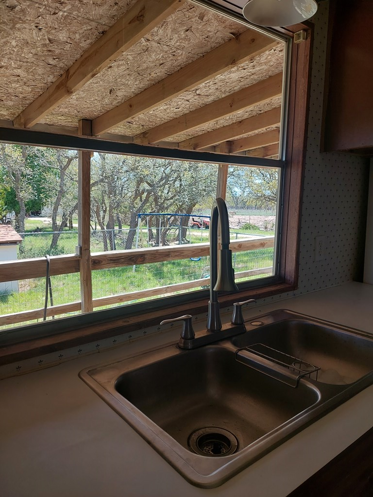 943 Lange Road Harper, TX 78631 - Photo 9 of 14 Gallery Image 9
