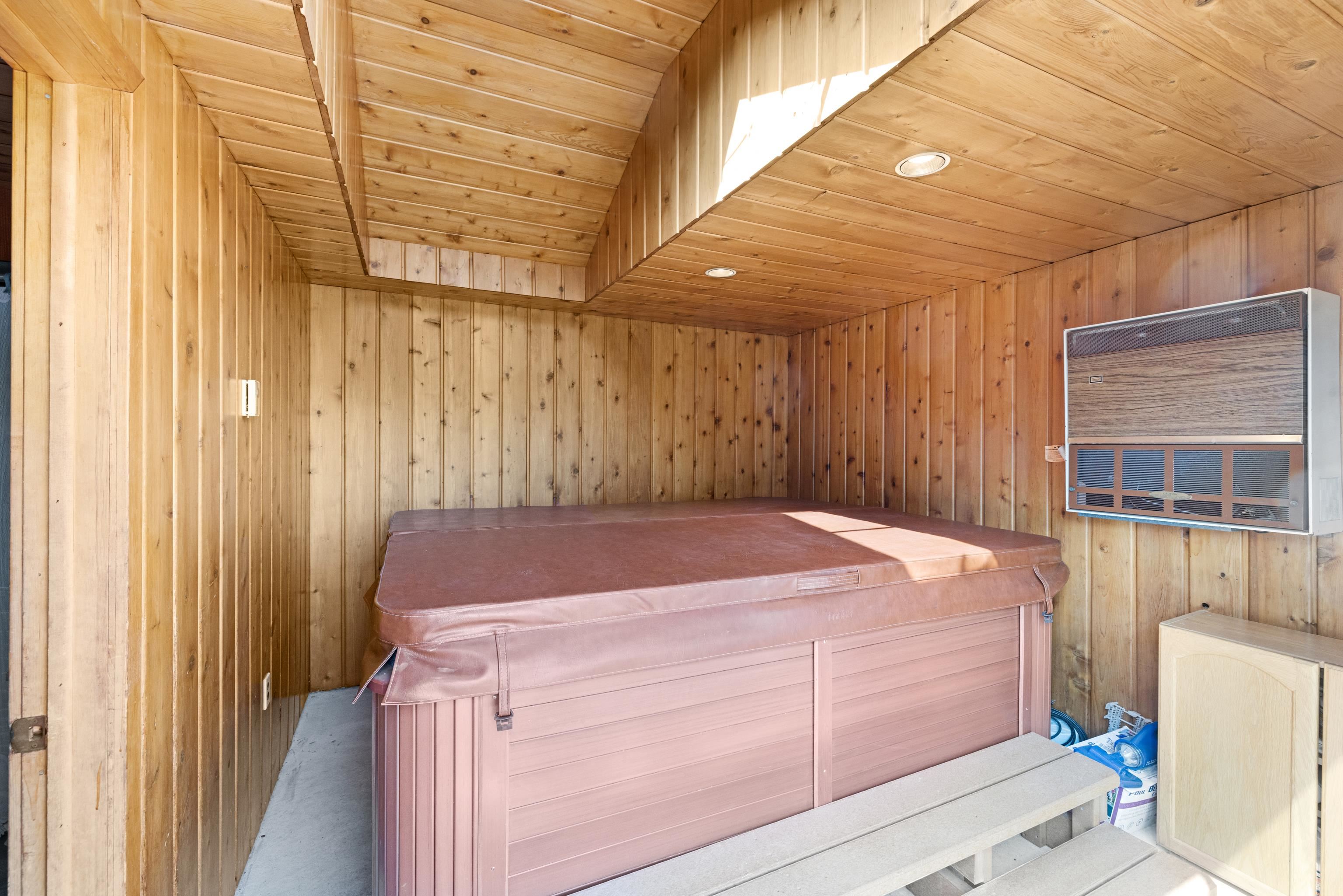 102 Teal Road Rio Grande, NJ 08242 - Photo 43 of 49 a room with a bed and a window