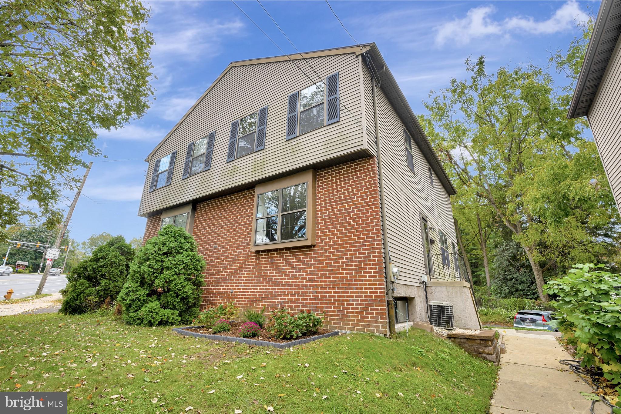 8928 Ridge Avenue Philadelphia, PA 19128 - Photo 2 of 30 Gallery Image 2