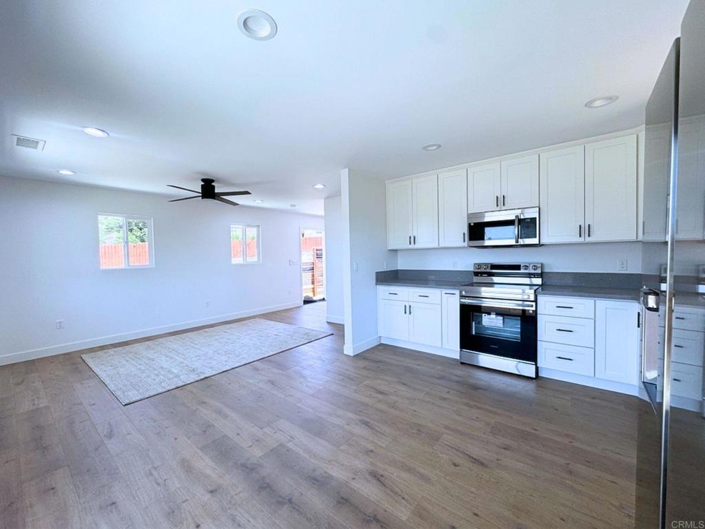 359 Cascade Road El Cajon, CA 92021 - Photo 9 of 22 Kitchen