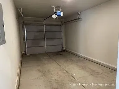 a view of room that has a empty space