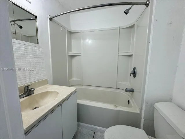 $799,000 | 2633 Southwest 34th Avenue, Miami, FL 33133