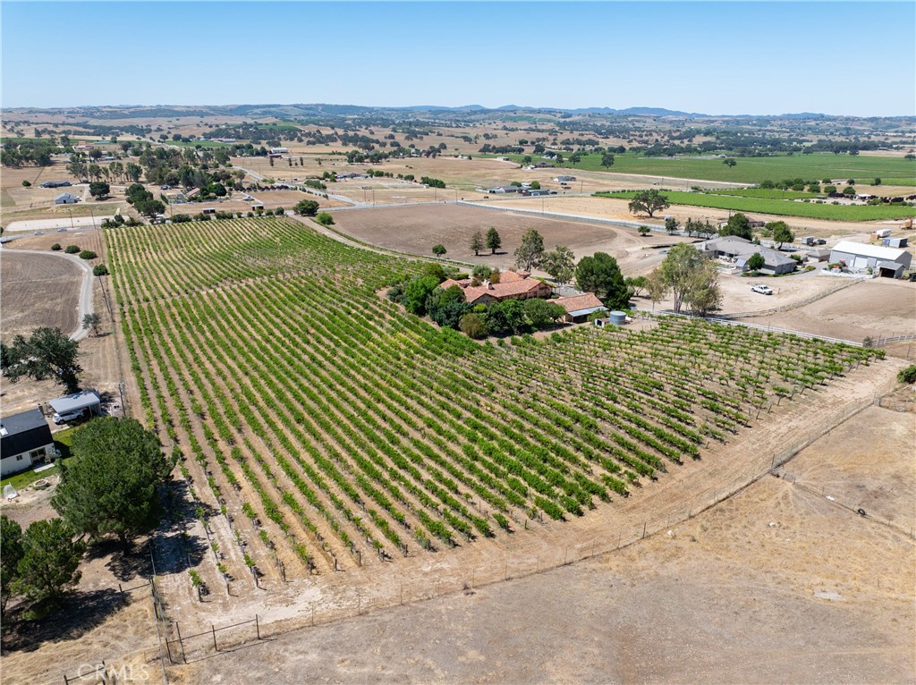 7568 Creston Road Paso Robles, CA 93446 - Photo 4 of 57