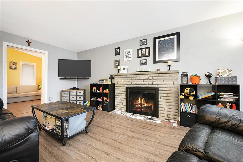 117 Parkedge Road Pittsburgh, PA 15220 - Photo 2 of 23 Gallery Image 2