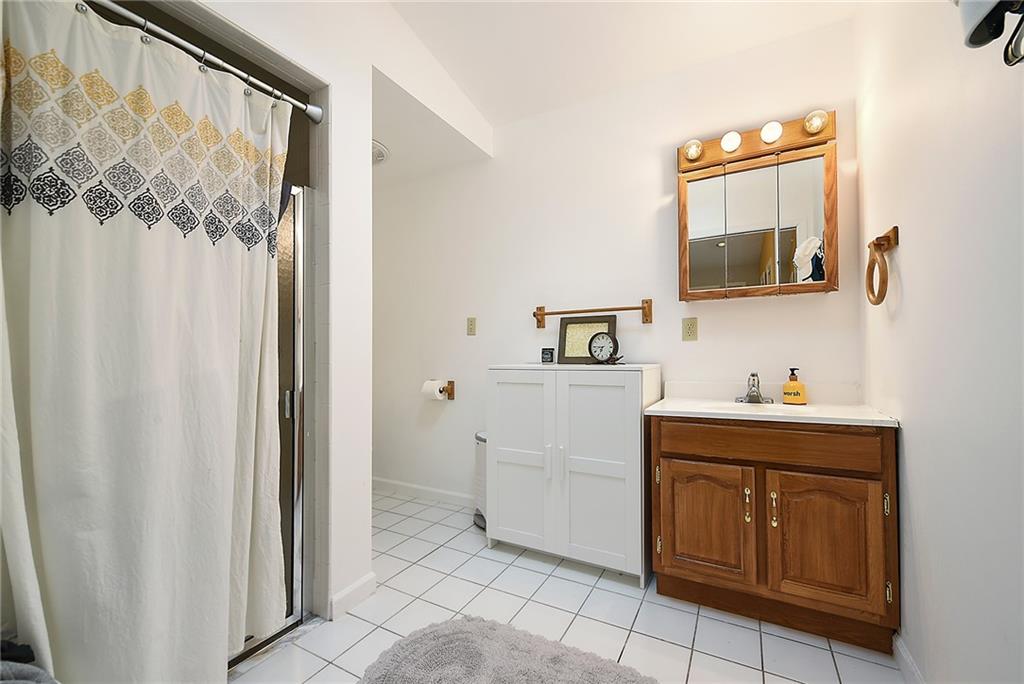 117 Parkedge Road Pittsburgh, PA 15220 - Photo 12 of 23 Gallery Image 12