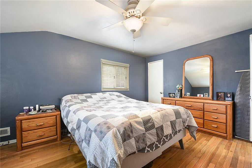 117 Parkedge Road Pittsburgh, PA 15220 - Photo 13 of 23 Gallery Image 13