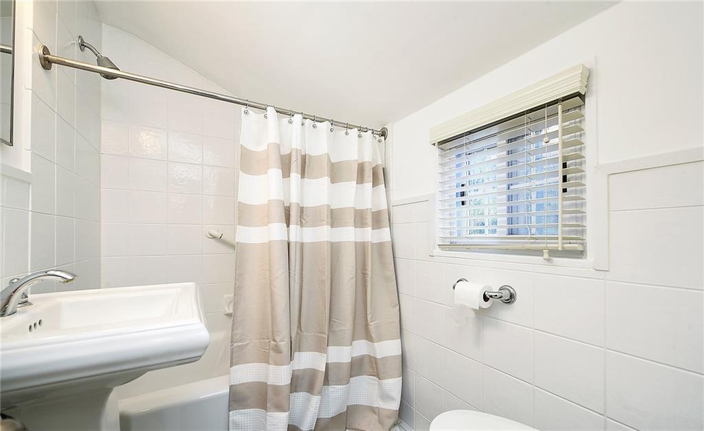117 Parkedge Road Pittsburgh, PA 15220 - Photo 16 of 23 Gallery Image 16