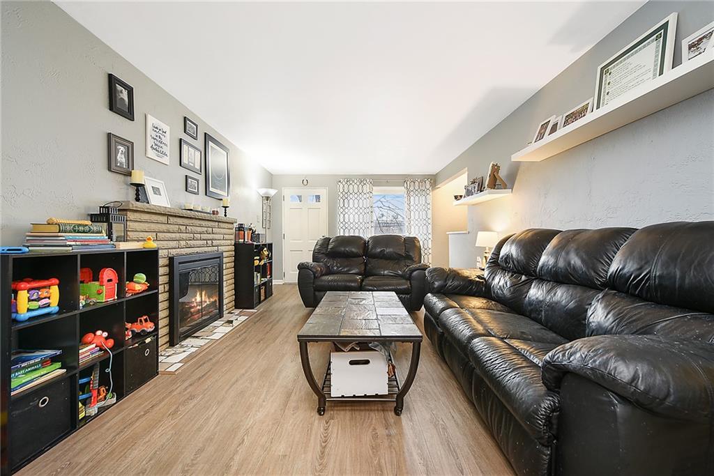 117 Parkedge Road Pittsburgh, PA 15220 - Photo 3 of 23 Gallery Image 3