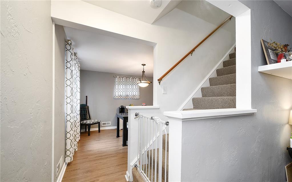 117 Parkedge Road Pittsburgh, PA 15220 - Photo 4 of 23 Gallery Image 4