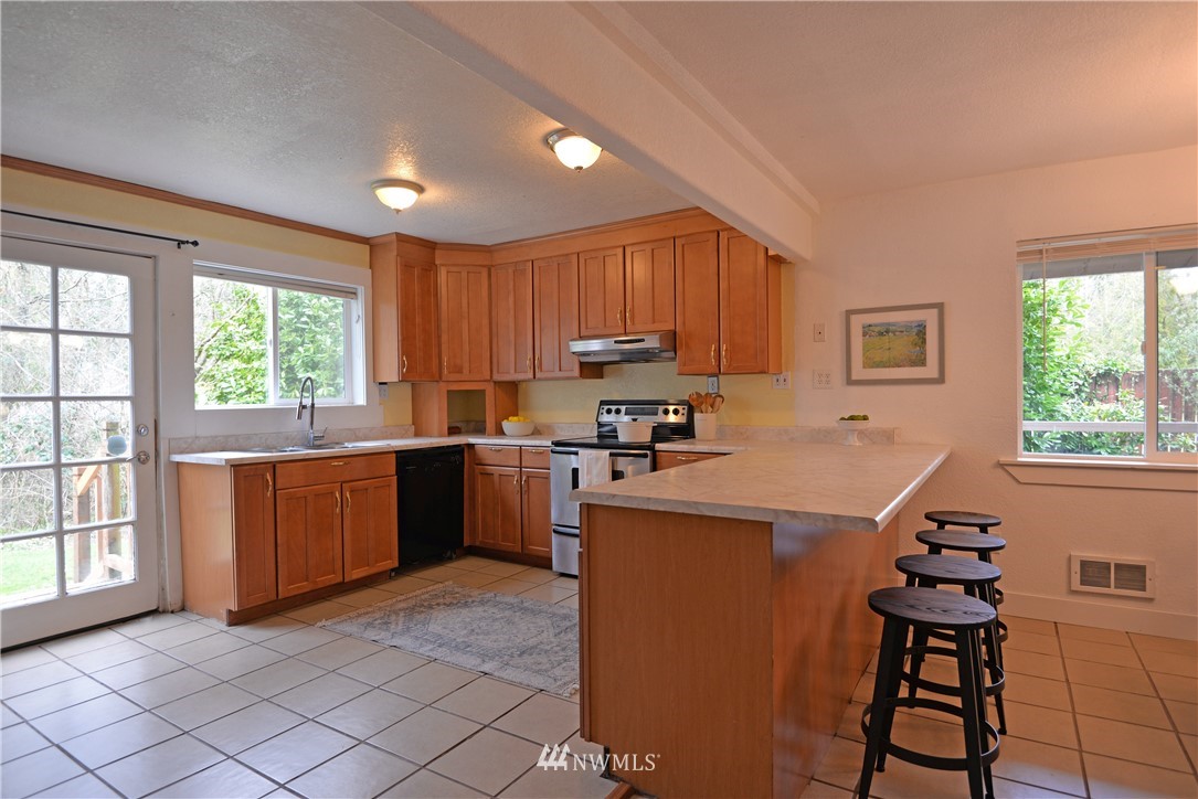 5383 Southeast Alpine Road Olalla, WA 98359 - Photo 12 of 37 Gallery Image 12