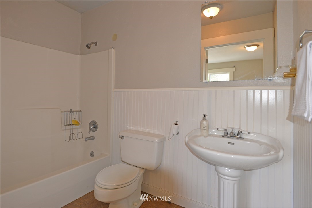 5383 Southeast Alpine Road Olalla, WA 98359 - Photo 33 of 37 Gallery Image 33